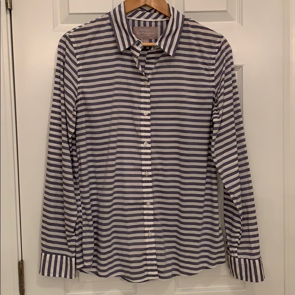 Banana Republic semi-fitted striped shirt, size M